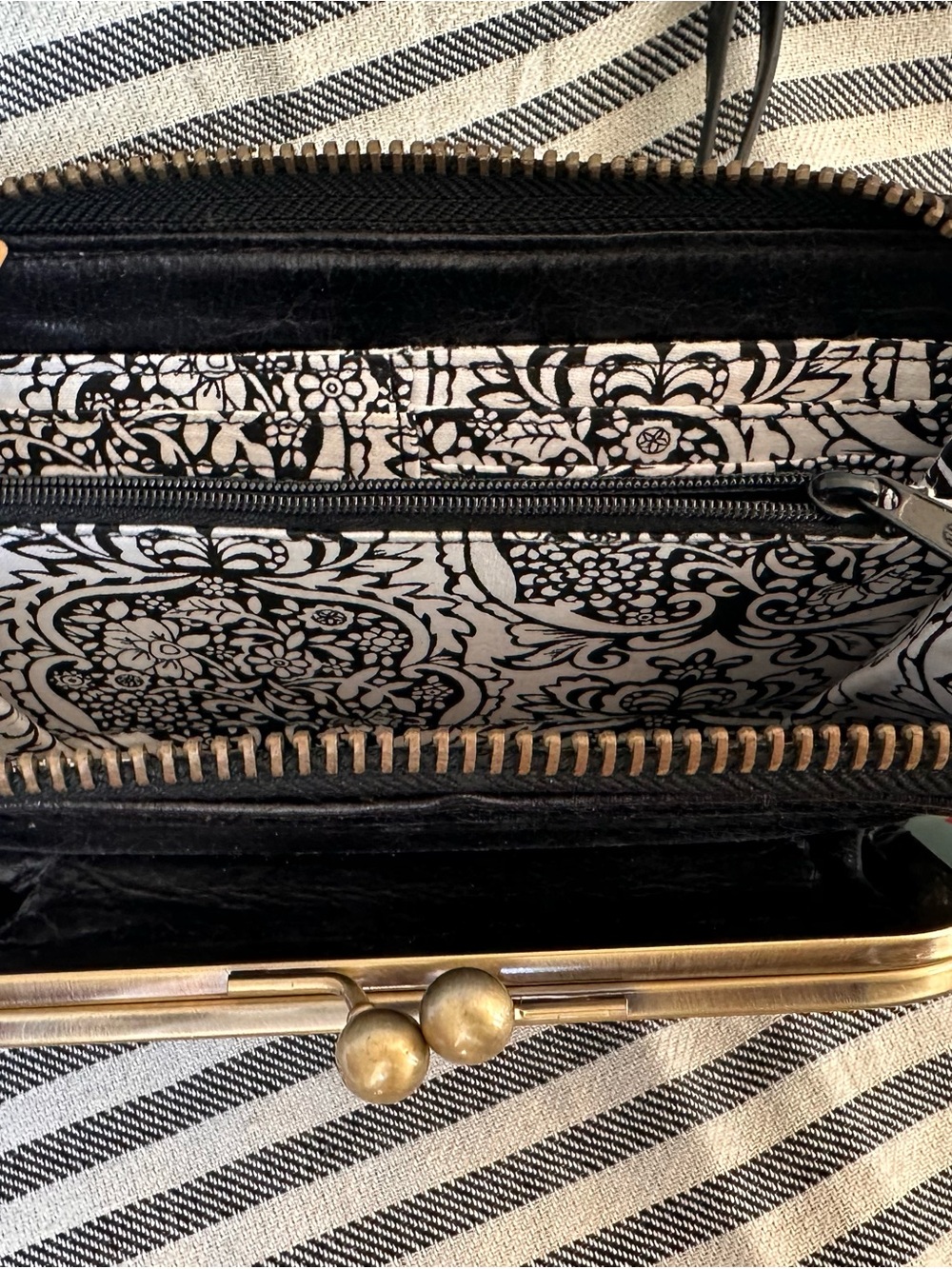 Hobo The Original Eda Black Leather Wallet, New With Tags - Picture 5 of 6